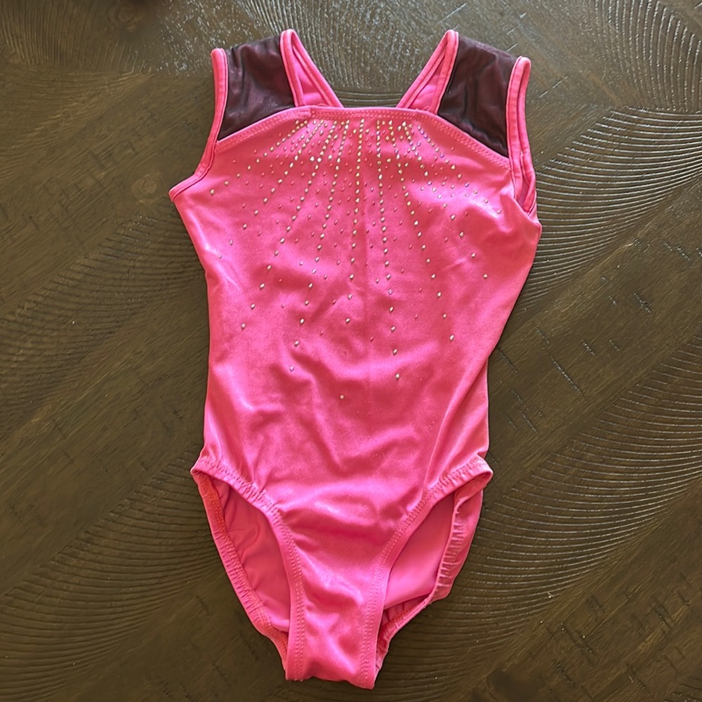 Rebecca's Mom Pink jewel leotard. 6x-7. Pink
